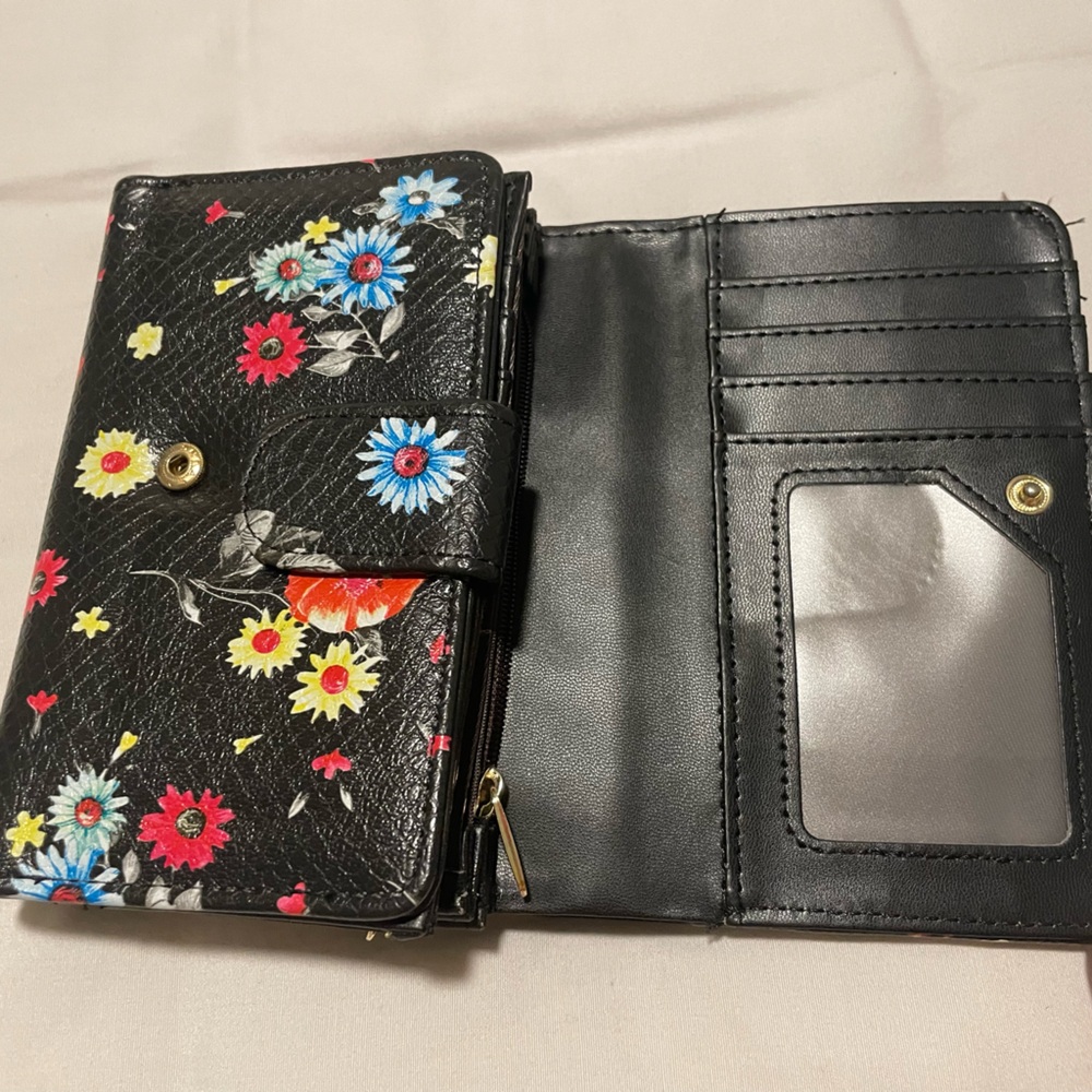 Floral Wallet Black Faux Leather NWOT - Picture 2 of 8